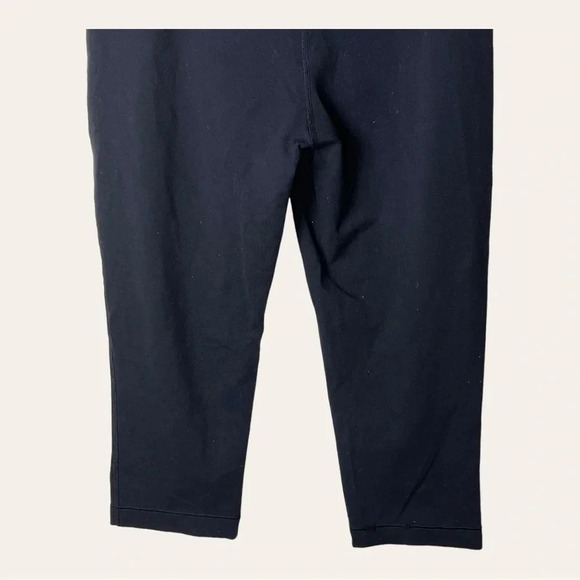 0507W. NIKE‎ DRI FIT MID RISE CAPRIS BLACK IN COLOR SZ SMALL EMBROIDERED LOGO - Picture 10 of 10